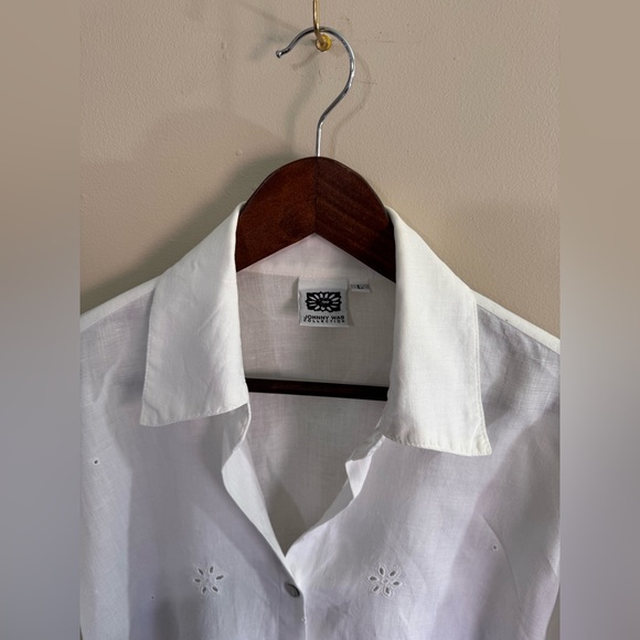 Johnny Was Vintage White Collared Linen Shirt with Floral Details, Size L - Picture 2 of 16